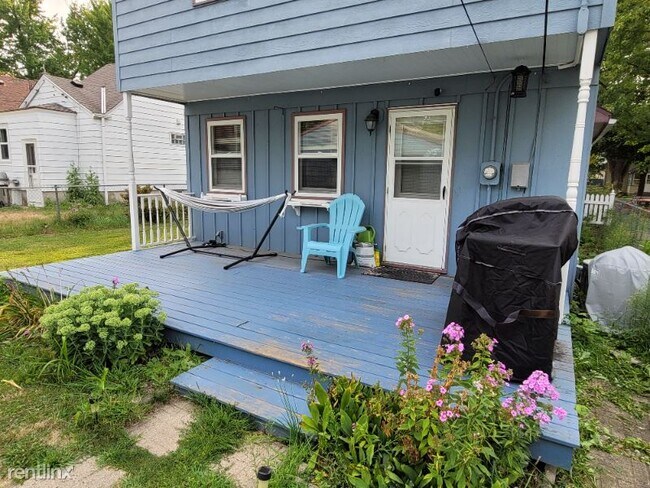 Building Photo - 3 br, 1 bath House - 5615 37th Ave S