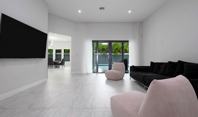 Foto del edificio - 5663 Brookfield Cir W