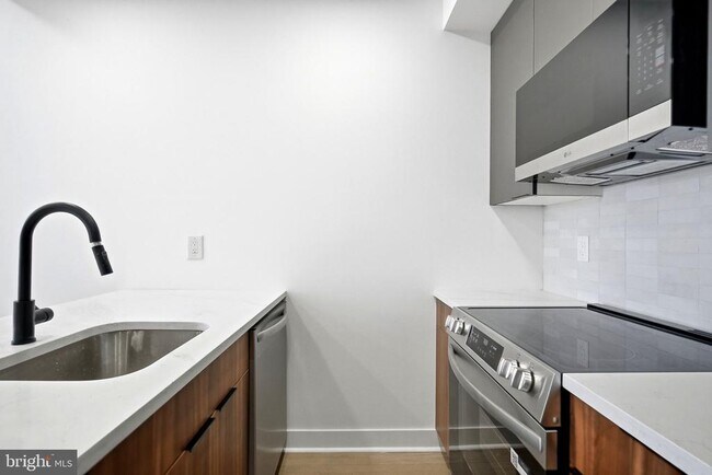 Building Photo - 2456 N 19th St