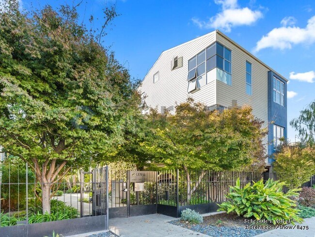 Foto del edificio - 3405 Helen St