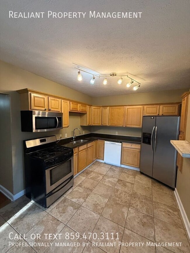 Photo - 711 W Maxwell St Apartment