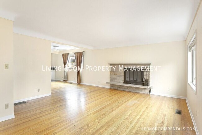 Foto del edificio - 7034 N Wilbur Ave