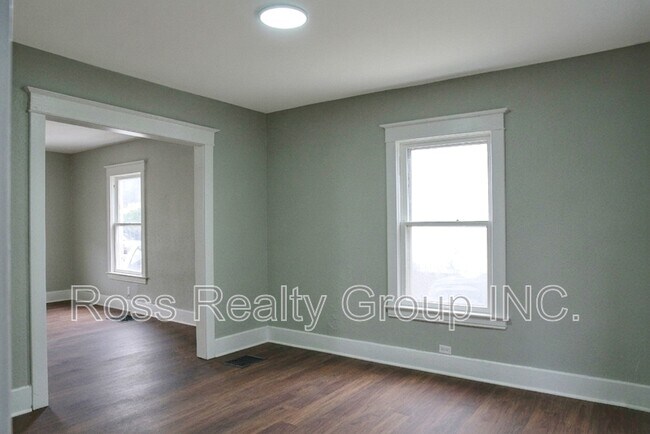 Building Photo - 902 Mason St