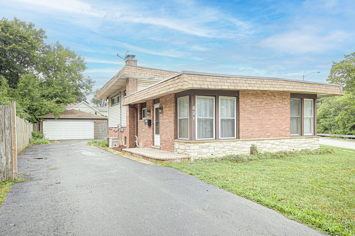 827 Leclaire Ave, Wilmette, IL 60091 House Rental in Wilmette, IL