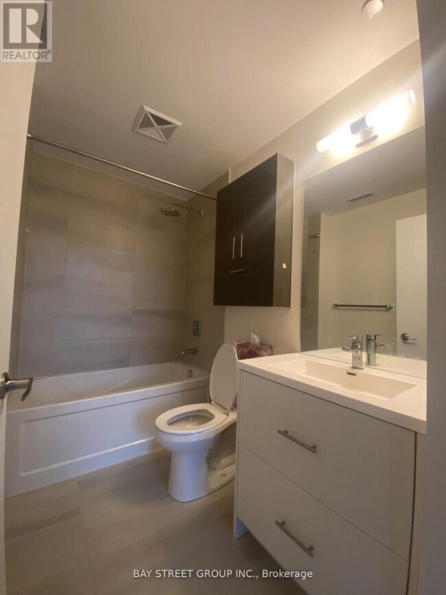 Photo du bâtiment - 188 Fairview Mall Dr