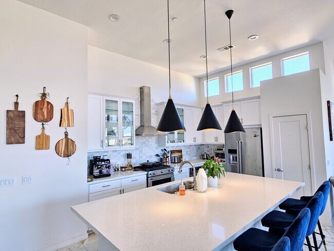 Kitchen - 2080 Tango Loop