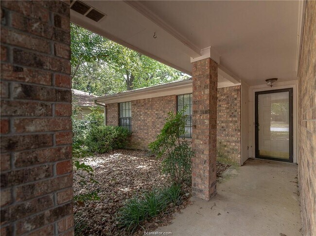 Building Photo - 1112 Austin Ave