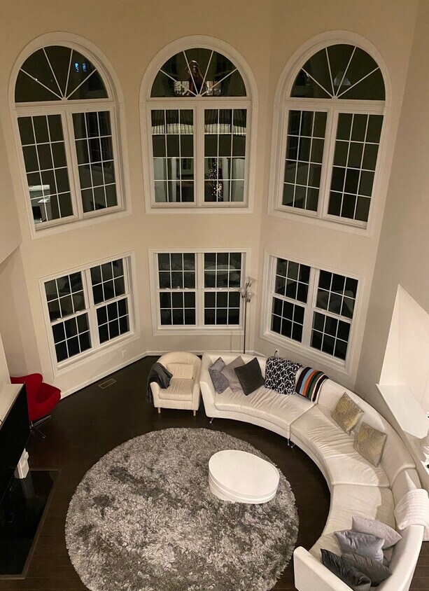 Foto del edificio - 1219 Forestville Dr