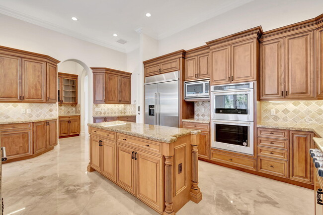 Building Photo - 953 Banyan Dr