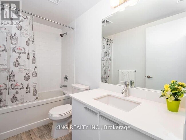 Building Photo - 10 Park Lawn Rd