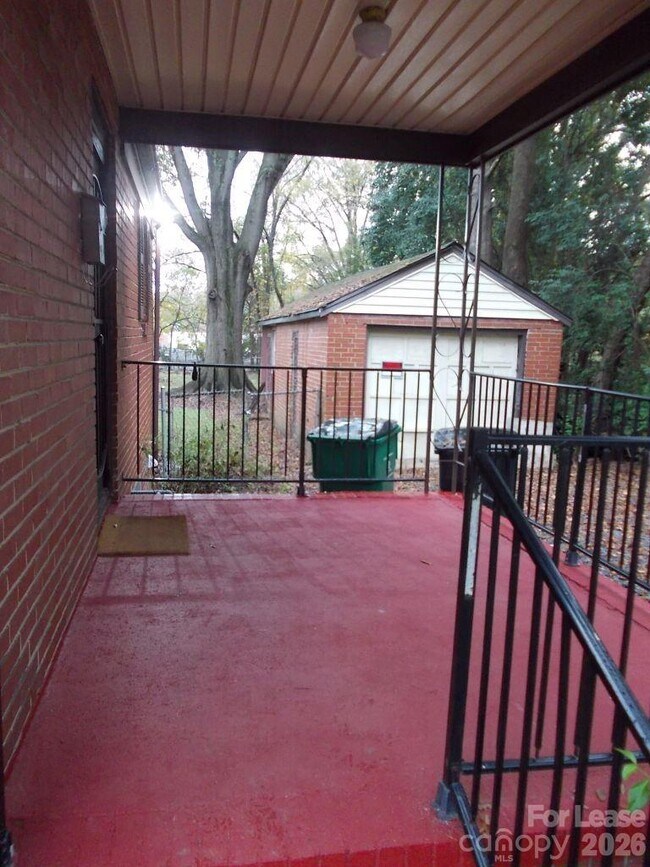 Foto del edificio - 2746 Dogwood Ave