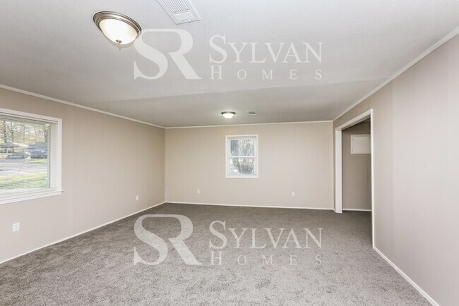 Building Photo - Enjoy living the good life in this 3 bedro...