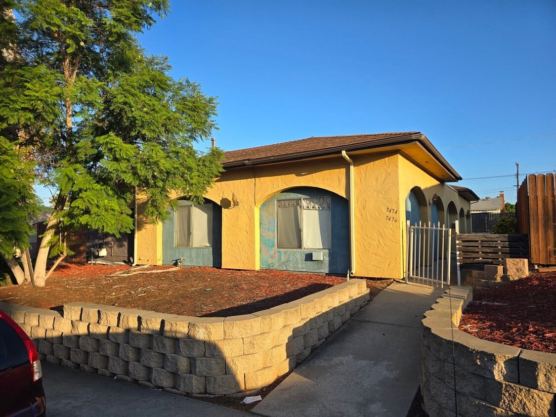 Primary Photo - 7474-76 Armstrong Pl