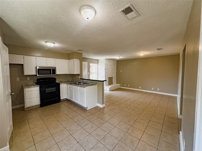 Building Photo - 10211 Brownie Dr