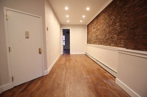 Building Photo - 1715 Bleecker St