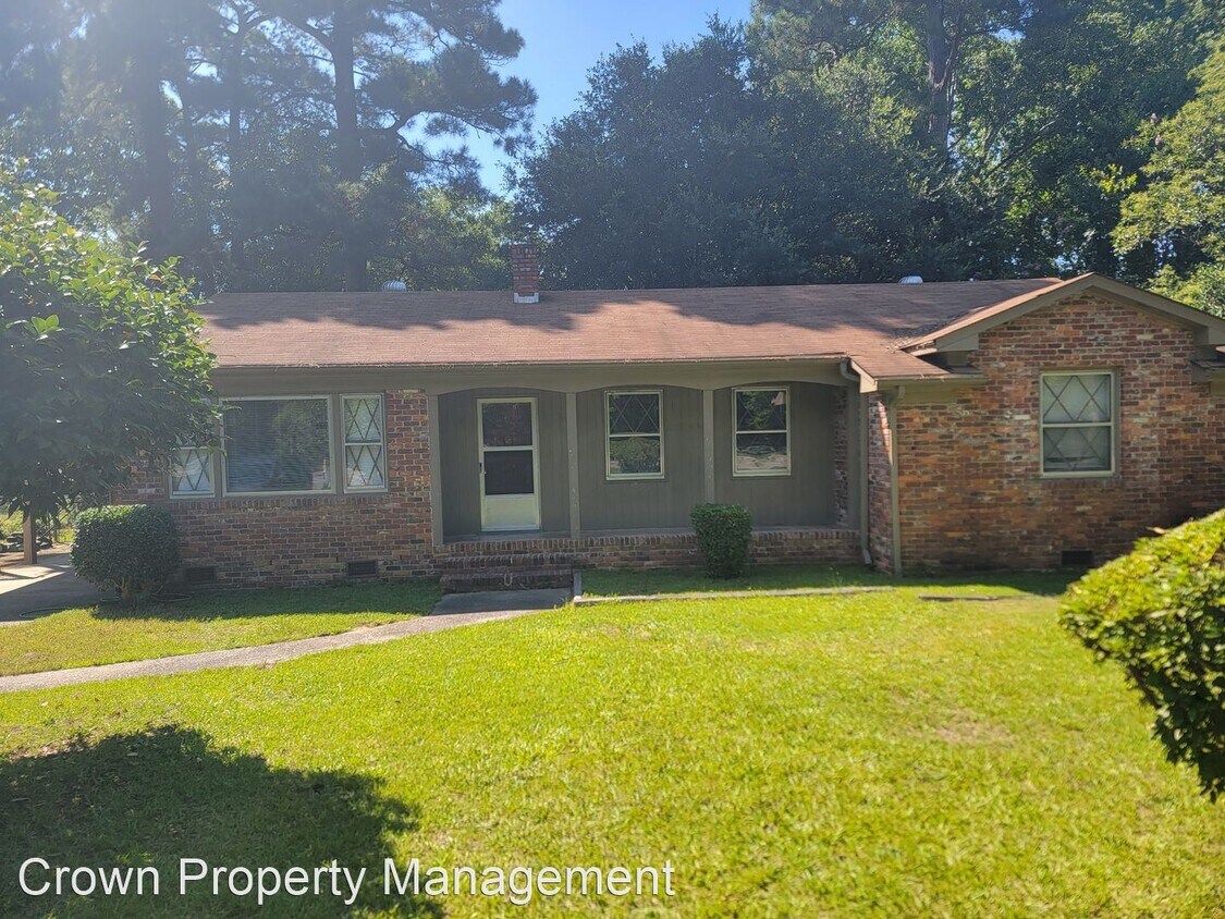 3 br, 2 bath House 915 Greenlawn Drive House Rental in Columbia, SC
