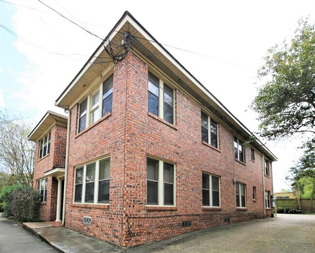 Building Photo - 1531 Michigan St