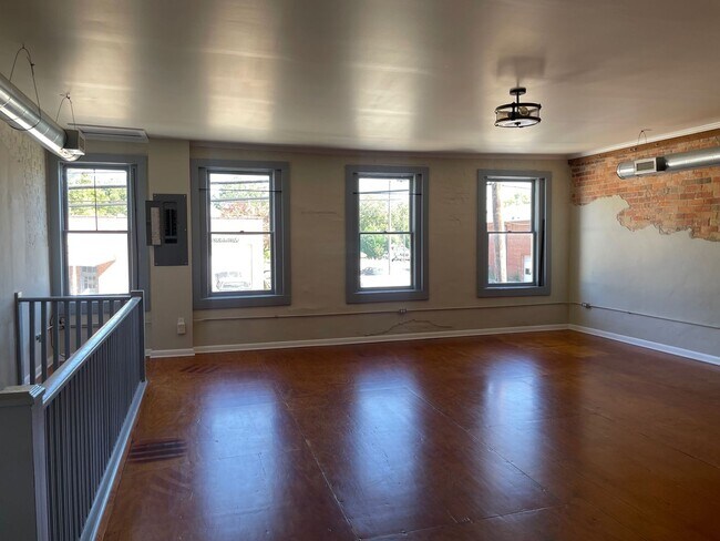 Building Photo - 2 bed 1 bath loft apartment in Star!