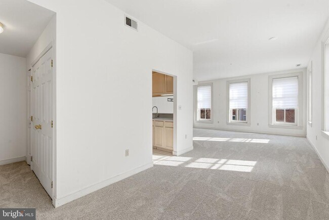 Foto del edificio - 828 S Charles St