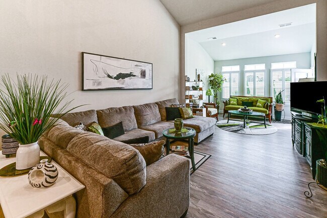 Building Photo - 18013 Seaview Ln