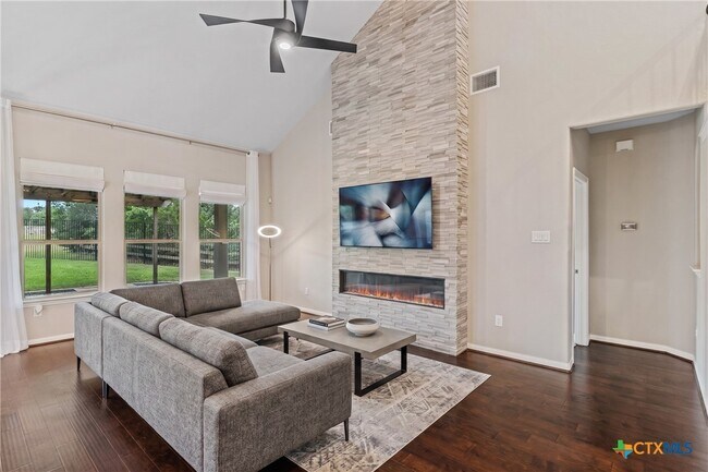 Foto del edificio - 400 Pinnacle View Dr