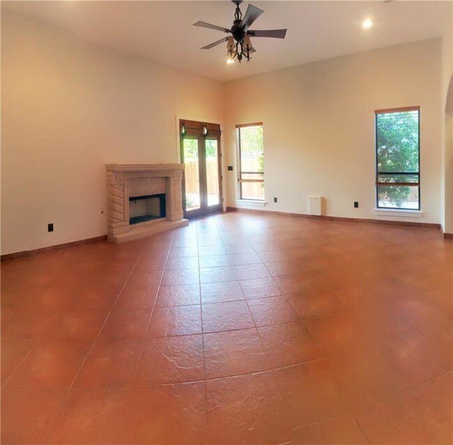 Building Photo - 15013 General Williamson Dr