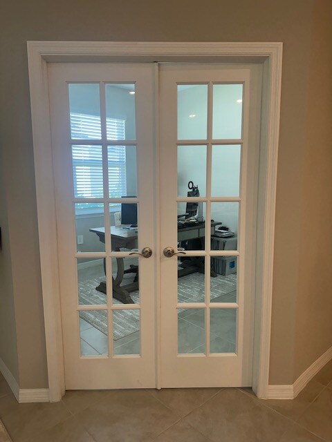 Foto del edificio - 1126 S Town and River Dr