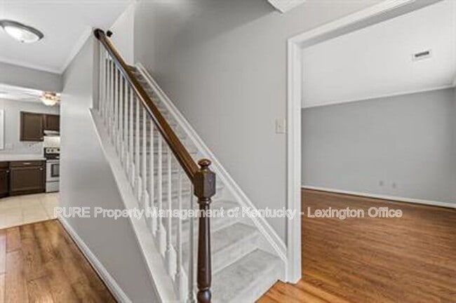 Photo - 872 Burkewood Dr House