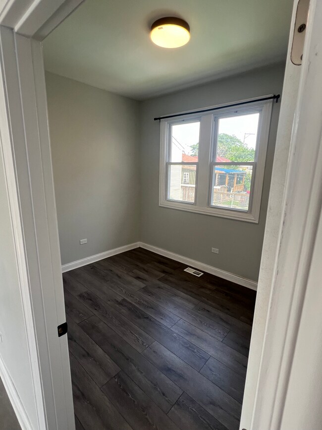 Bedroom 1 - 4140 S Maplewood Ave