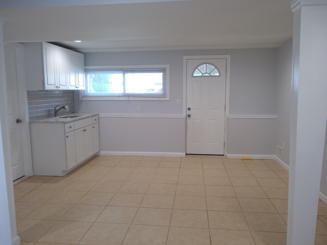 15 Derby Pl, Kings Park, NY 11754 House Rental in Kings Park, NY