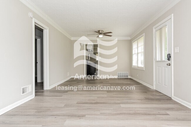 Building Photo - 2411 Laurel Dr