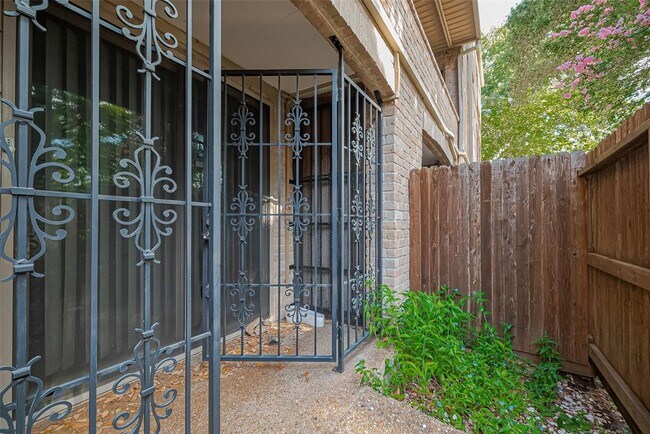 Foto del edificio - 4633 Wild Indigo St
