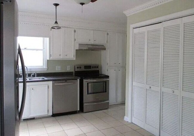 Foto del edificio - 126 S Village Rd