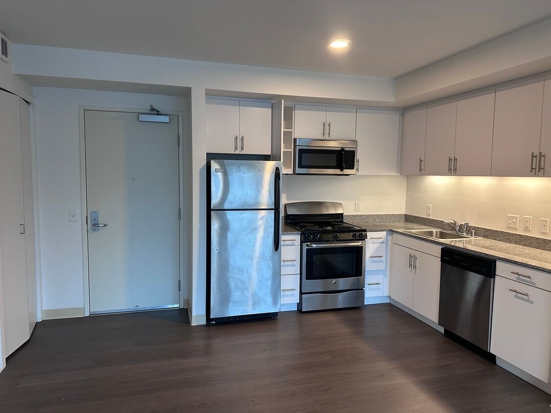 Primary Photo - Beautiful 2 bedrooms 2 bath BMR unit in SOMA