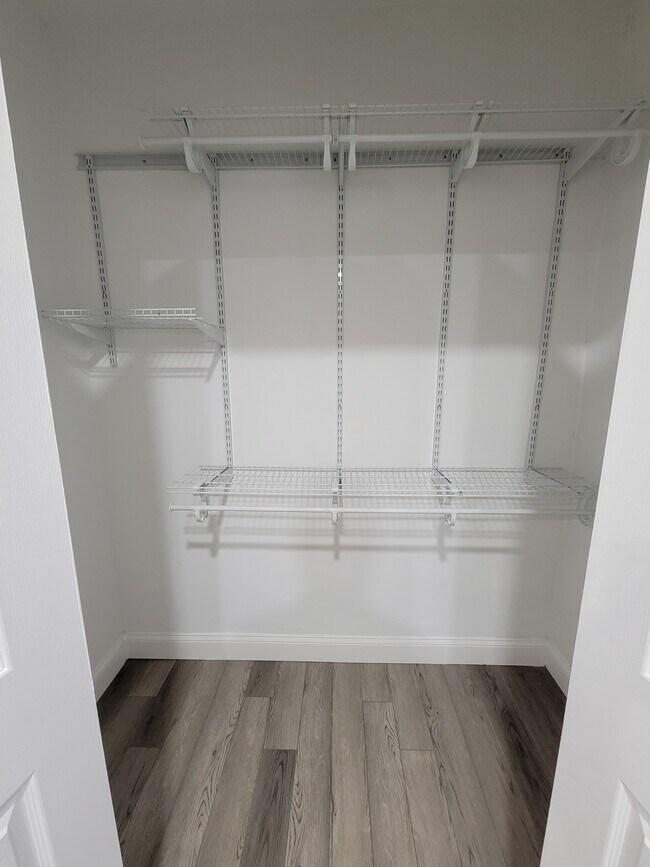 Master bed closet - 300 W Kings Hwy