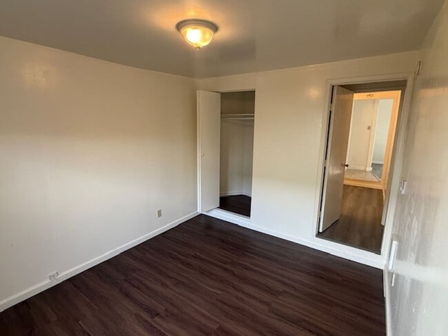 Building Photo - 317 45th St