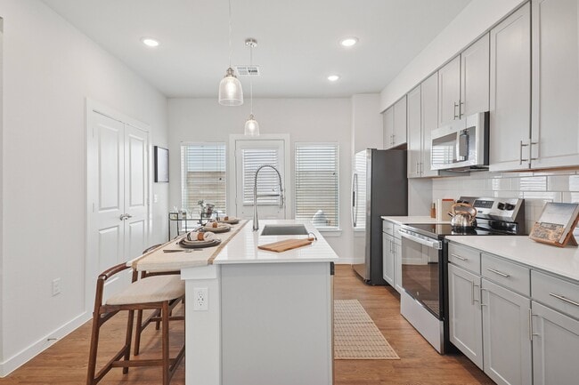 Building Photo - Avendale Chisholm Trail Ranch