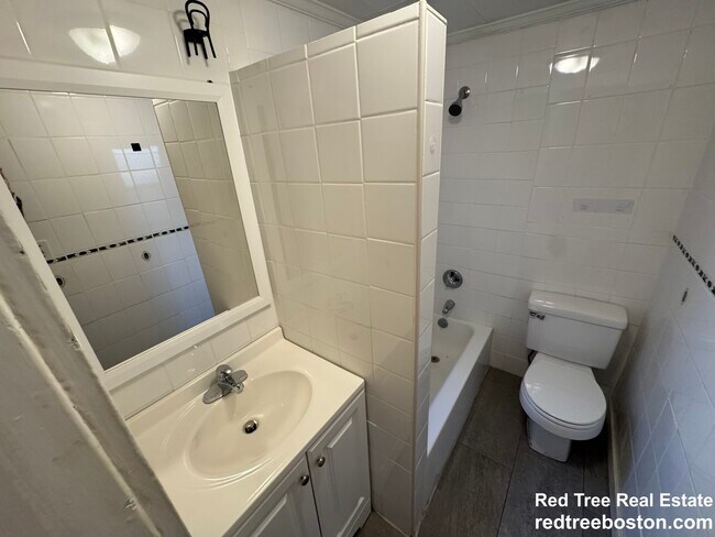 Foto del edificio - 1726 Commonwealth Ave