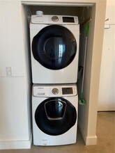 Building Photo - 444 NE 30th St