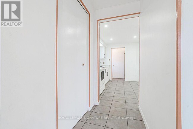 Building Photo - 163 Hazelglen Dr