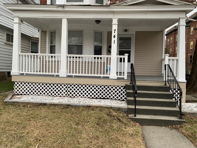 Foto del edificio - 741 Myrtle Ave