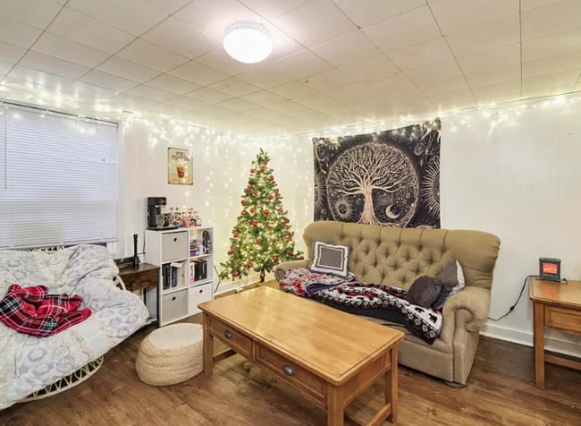 Foto del edificio - 720 E Ludington Ave