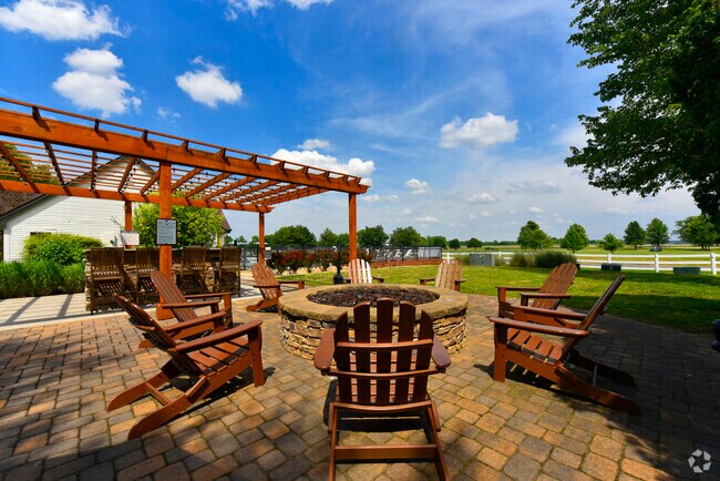 Fire Pit & Grilling Area - Fairways at Hartland