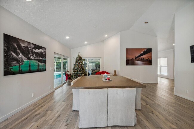 Foto del edificio - 13385 Kingsbury Dr