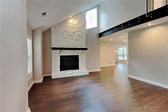 Foto del edificio - 2197 Oakrill Ct