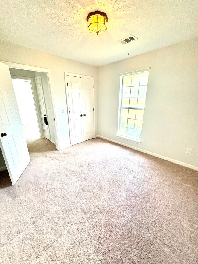 Foto del edificio - 5240 Spinnaker Ct
