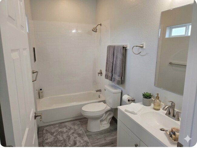 Foto del edificio - Brand New 2-Bedroom, 2-Bath Townhome with Garage – Prime Phoenix Location