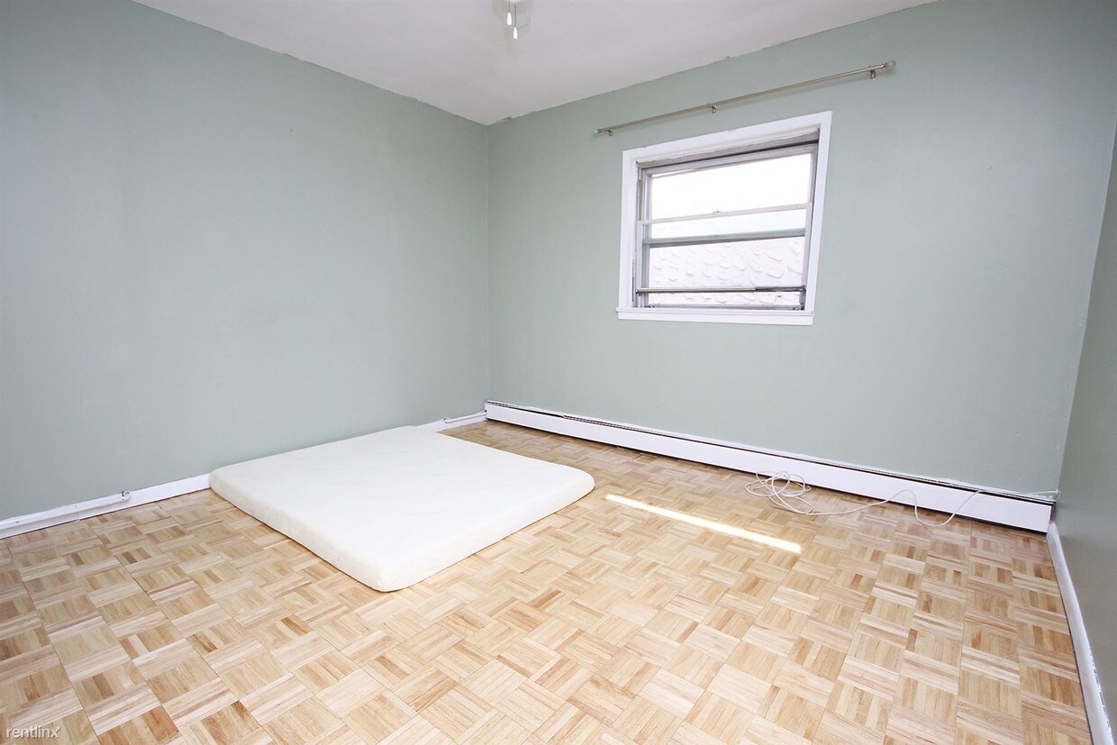 Building Photo - 2557 37th St