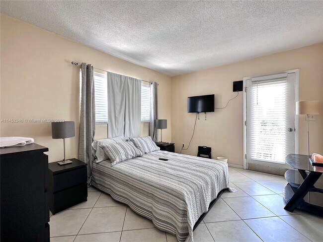 Foto del edificio - 1340 Lincoln Rd