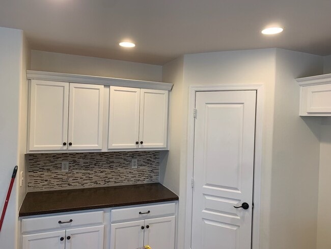 Building Photo - 14200 W Larkspur Dr